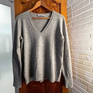 Cashmere v-neck sweater
